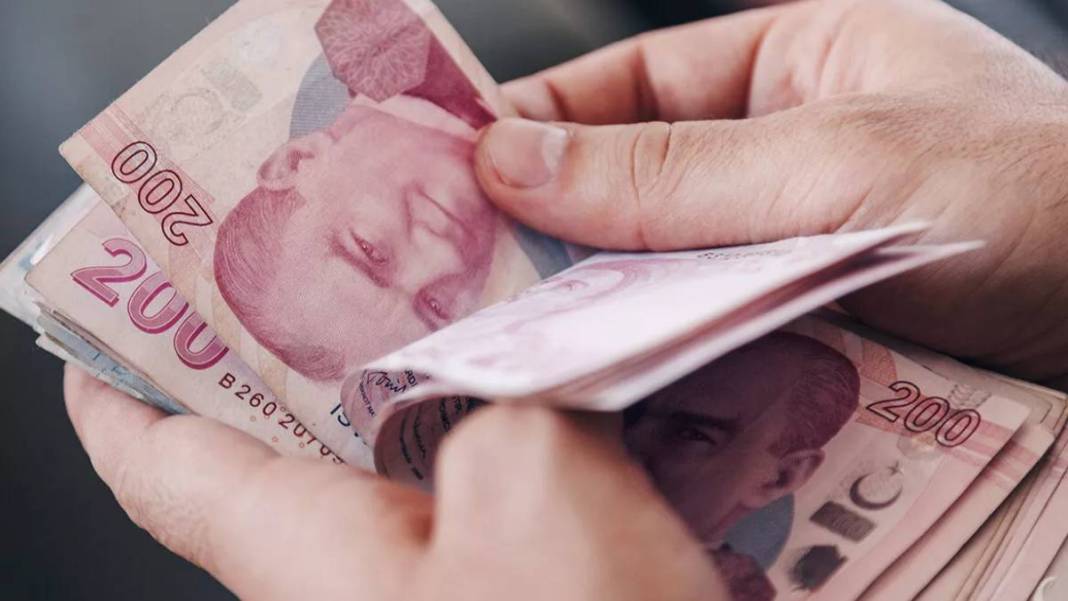 42 yaşında emeklilik geliyor! 2023'e girerken milyonlarca kişiye iyi haber: EYT tartışmalarının ardından flaş düzenleme 2